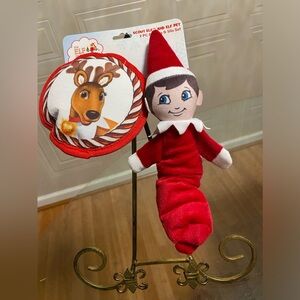 The Elf on the Shelf 2 Piece Dog Toy Set. New Clinker & Squeaker